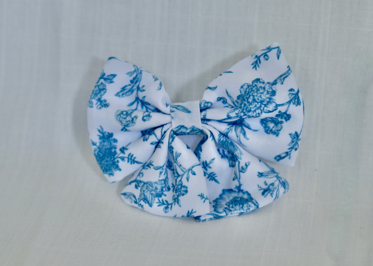 Toile Bow