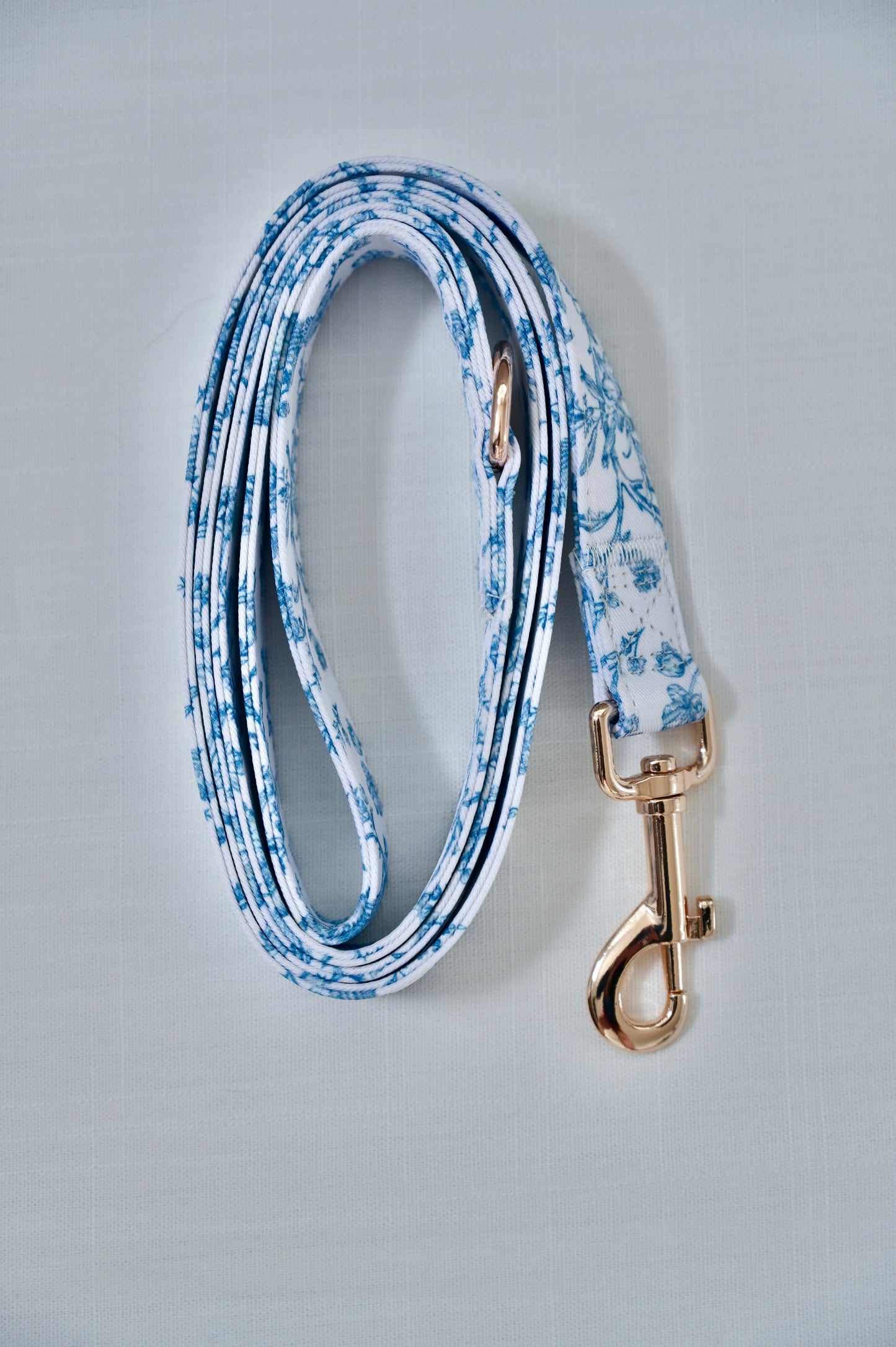 Toile Leash