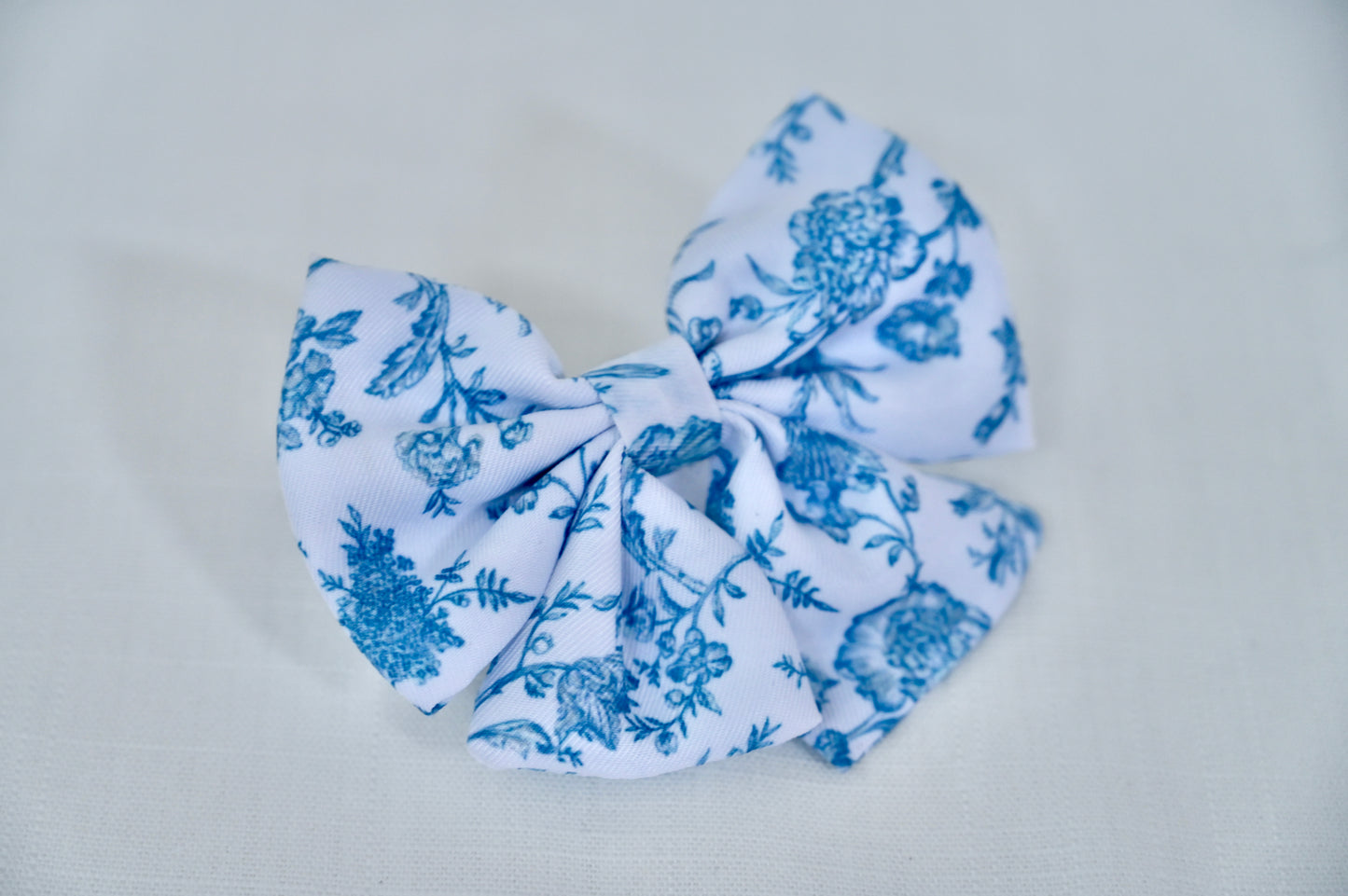 Toile Bow