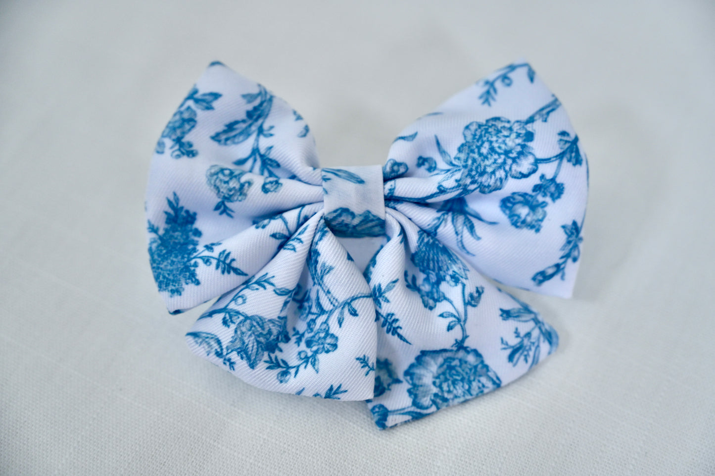 Toile Bow